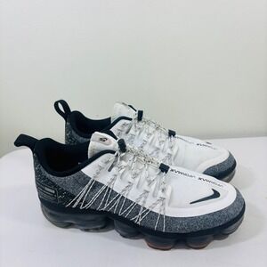 Nike Air Vapormax Run Utility White Black Grey Womens Size 9 AQ8811-101